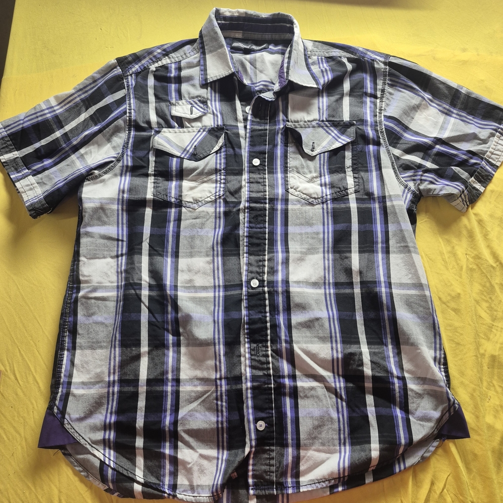Men's Short-Sleeve Plaid Button-Down Shirt in Black & Purple